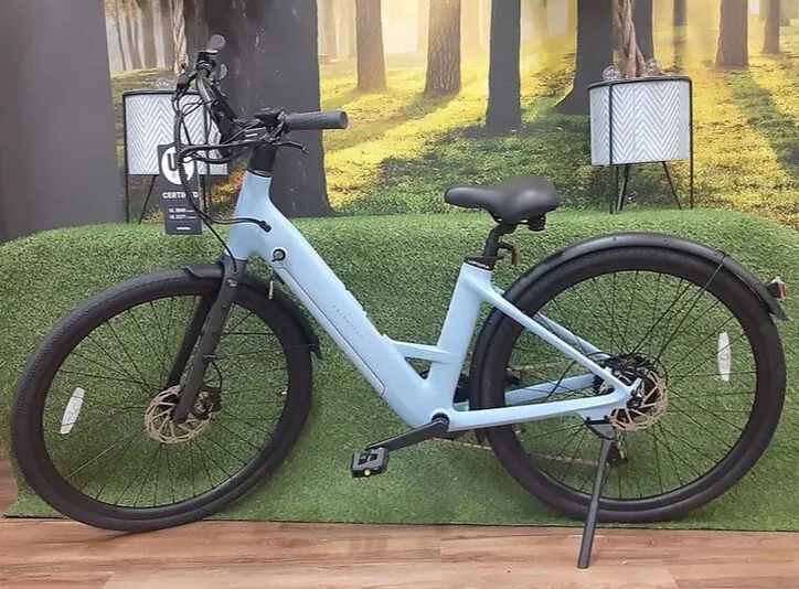 Carbon Classic step-through carbon e-bike in light blue